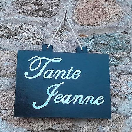 Gite Tante Jeanne Réville Exterior foto