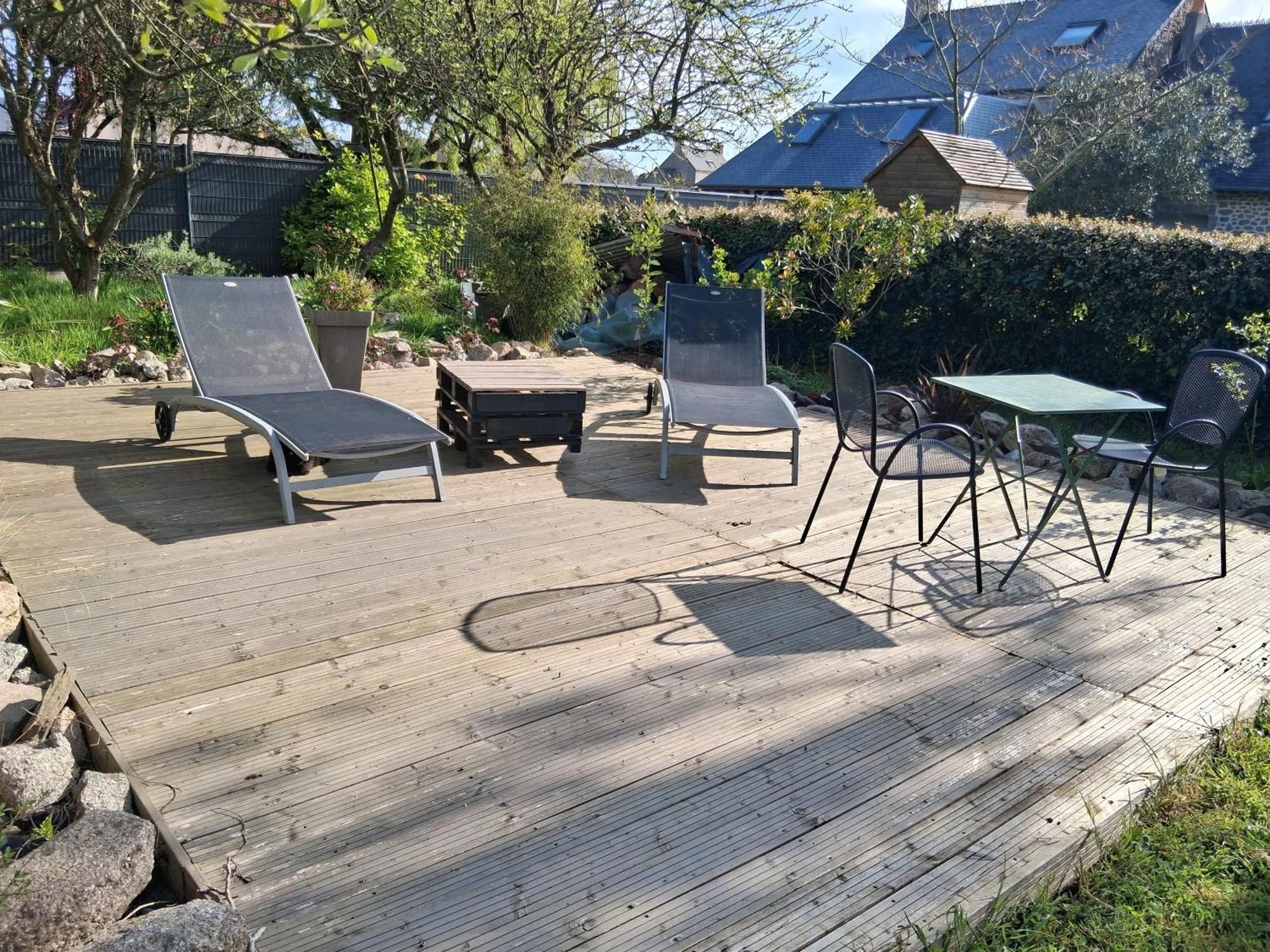 Gite Tante Jeanne Réville Exterior foto